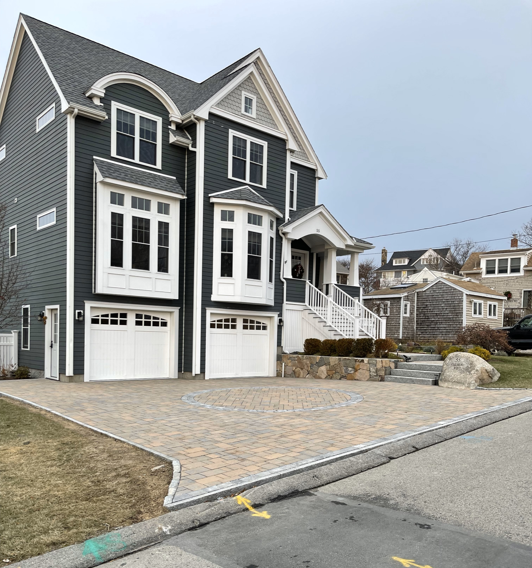 permeable paver driveway with inlay