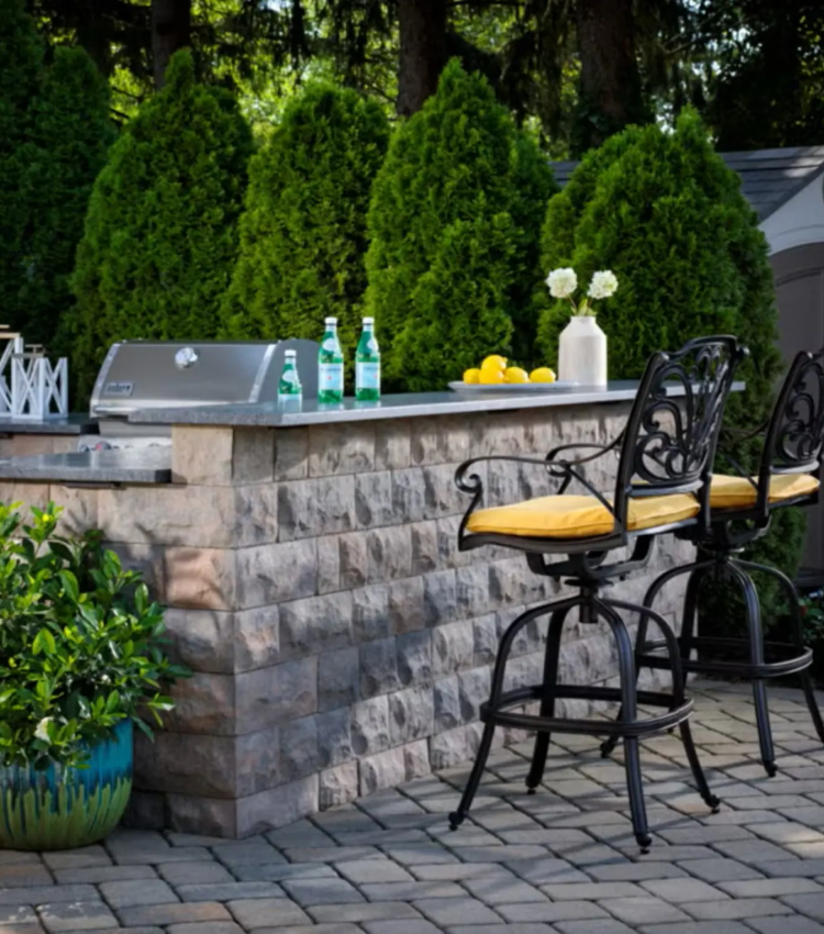 Hardscape for poolside bar